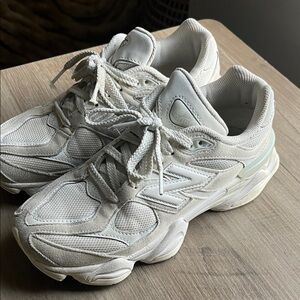 New Balance Women's Cream Sneakers